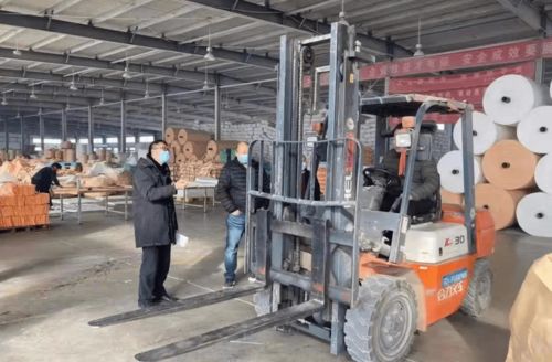 守護佳節,費縣市場監管局組織開展節前特種設備安全專項檢查